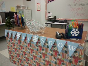 11-26 Desk Decorating