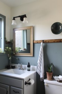 A $0 Bathroom Makeover – simplify the chaos