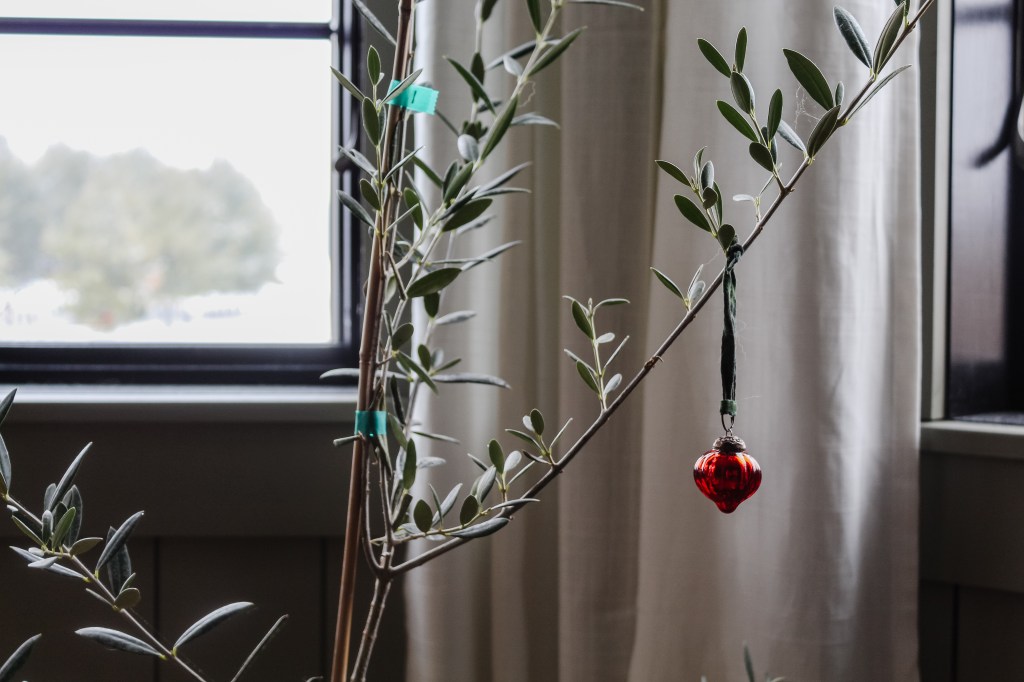 This image has an empty alt attribute; its file name is holiday-home-5.jpg